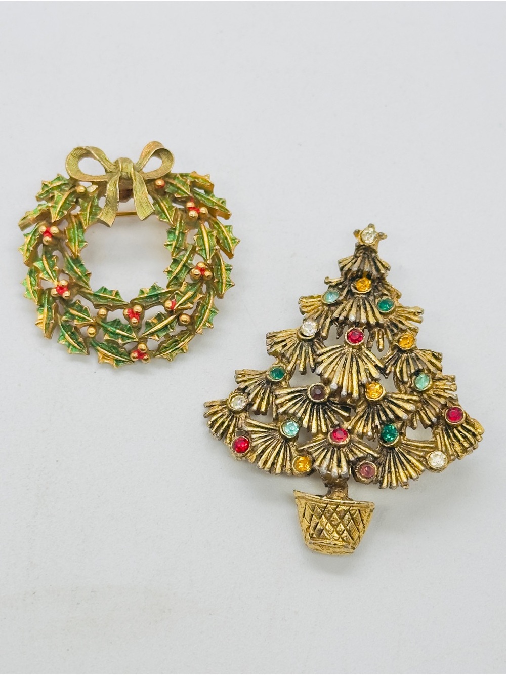 Vintage Brassy Gold Tone Christmas Tree Wreath Brooch Pin Lot Rhinestone Painted